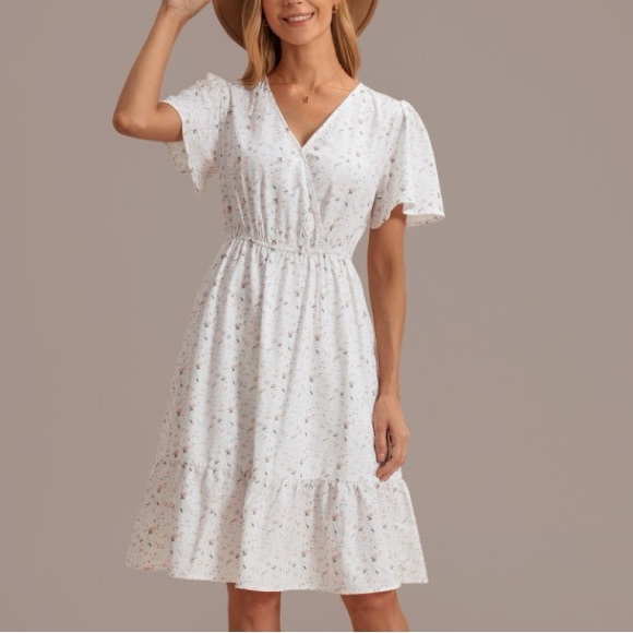 Petallush Dresses & Skirts - White Floral V Neck Short Sleeve Tiered Midi Dress